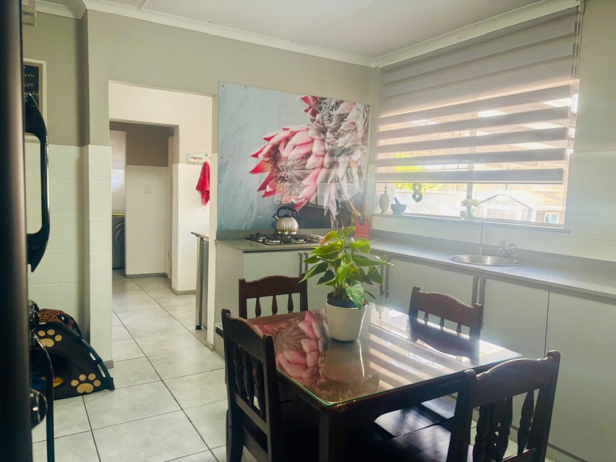 4 Bedroom Property for Sale in Heuwelsig Free State
